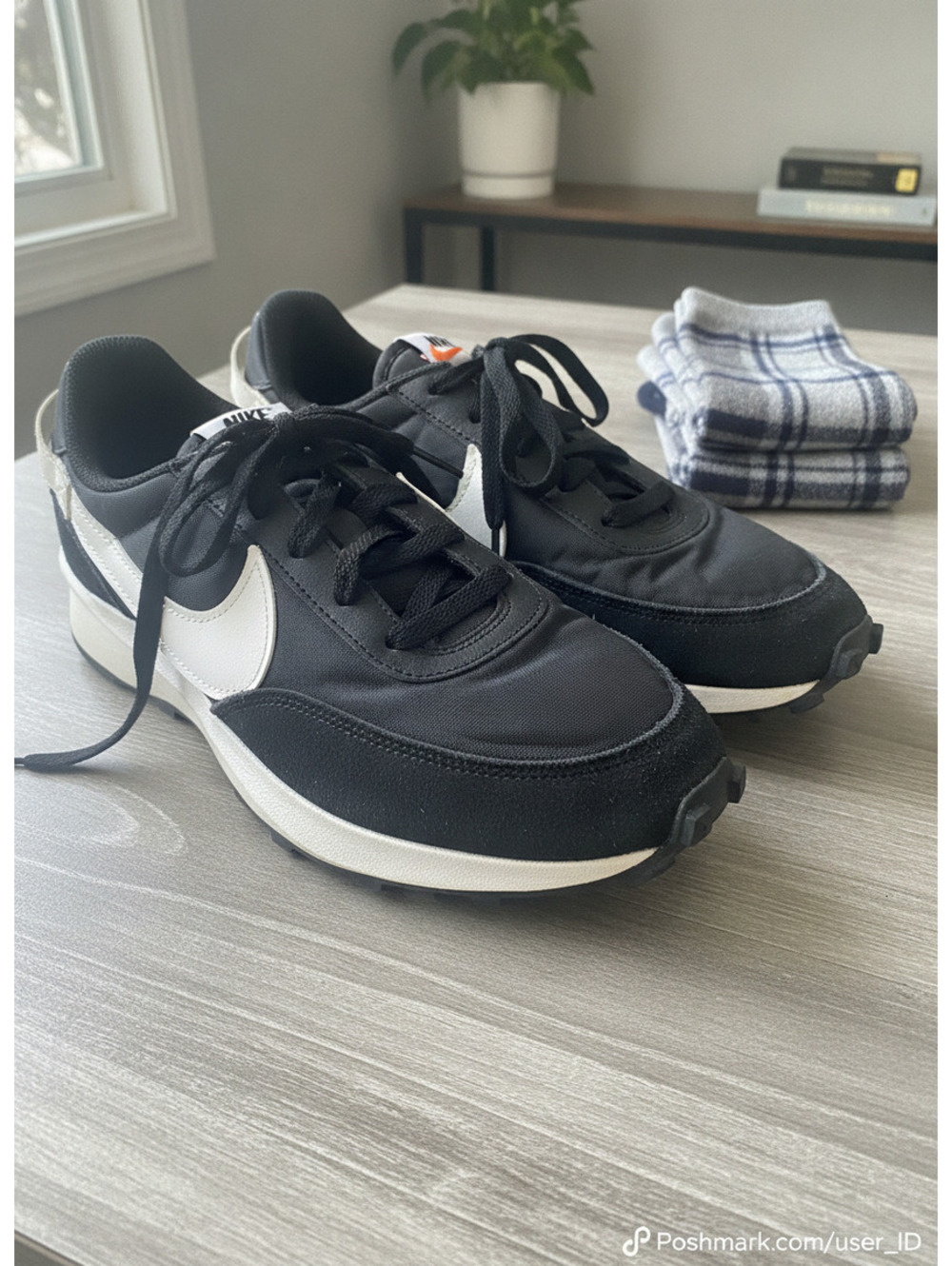 Nike Waffle Debut Women's Sneakers Black White Nylon Suede Retro Style Size 9 US